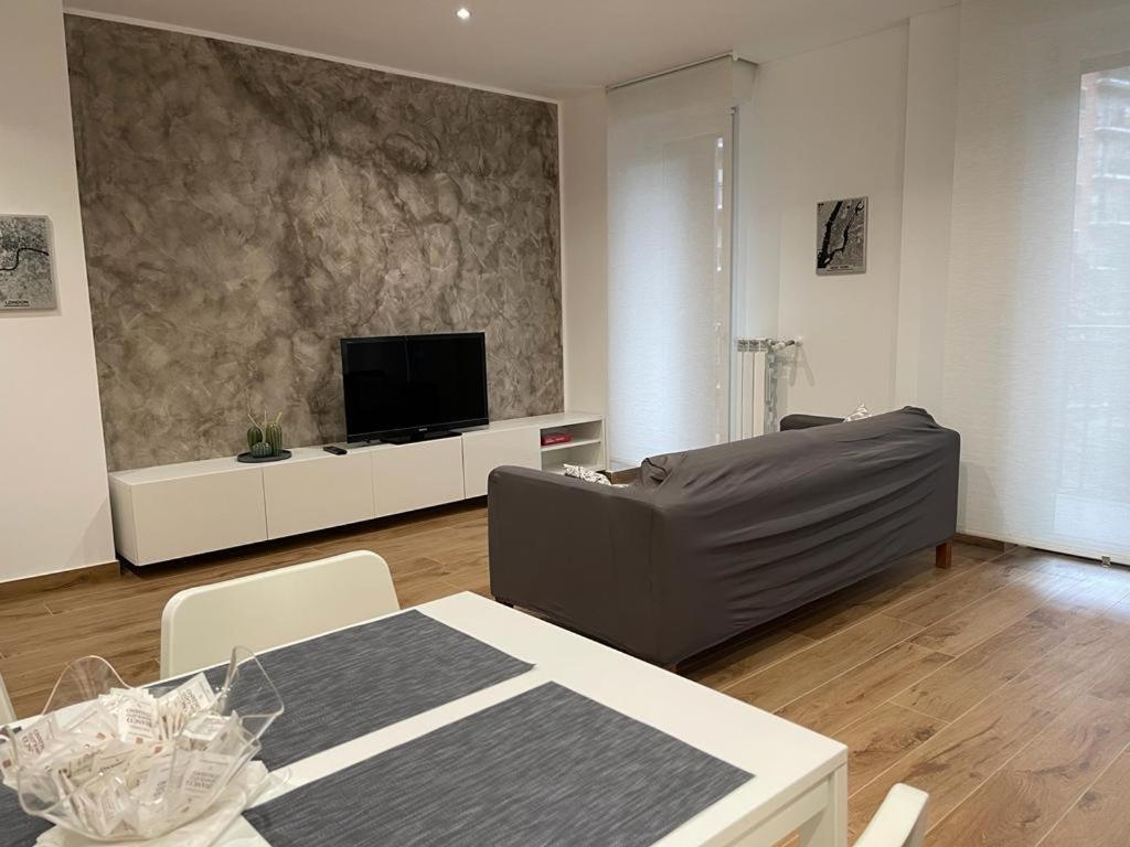Apartamento Kibilu - San Donato Vicinanze Irccs Policlinico San Donato Milanese Exterior foto
