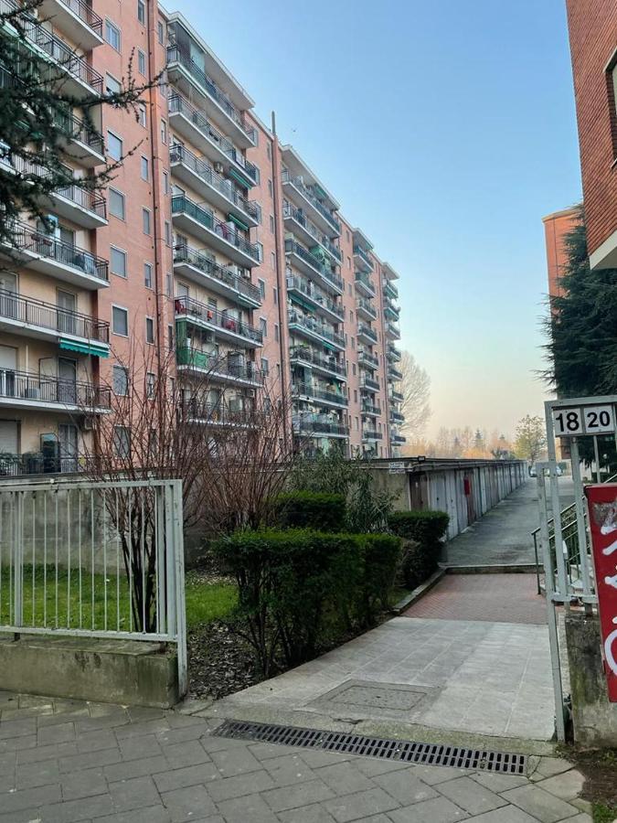 Apartamento Kibilu - San Donato Vicinanze Irccs Policlinico San Donato Milanese Exterior foto
